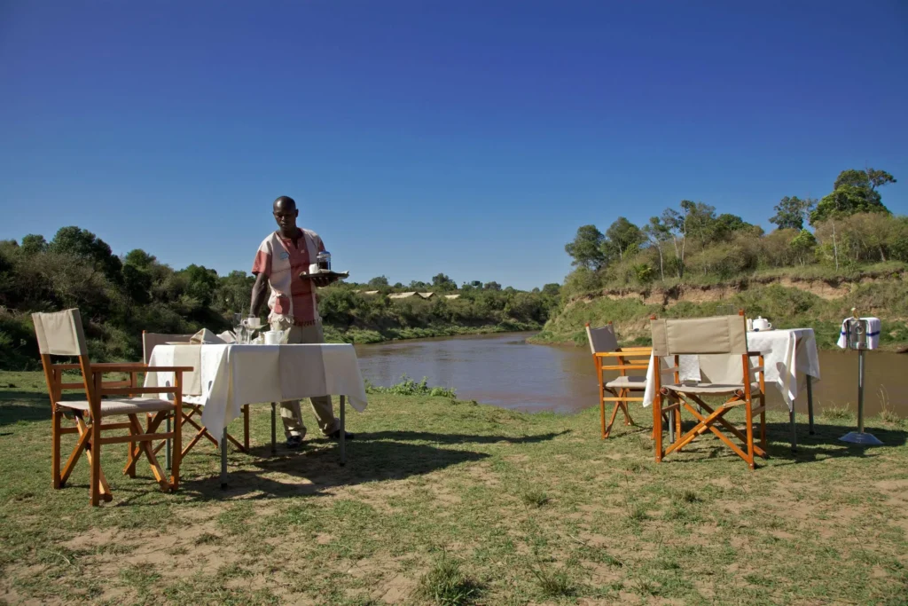 Dining Ashnil Mara