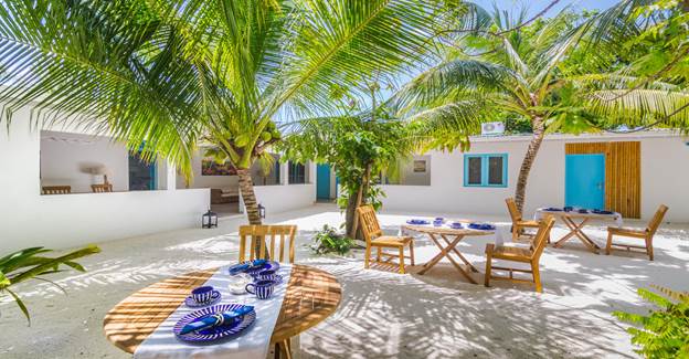 Idyllic tropical paradise islands with pristine beaches in Maldives – Adequate Safaris